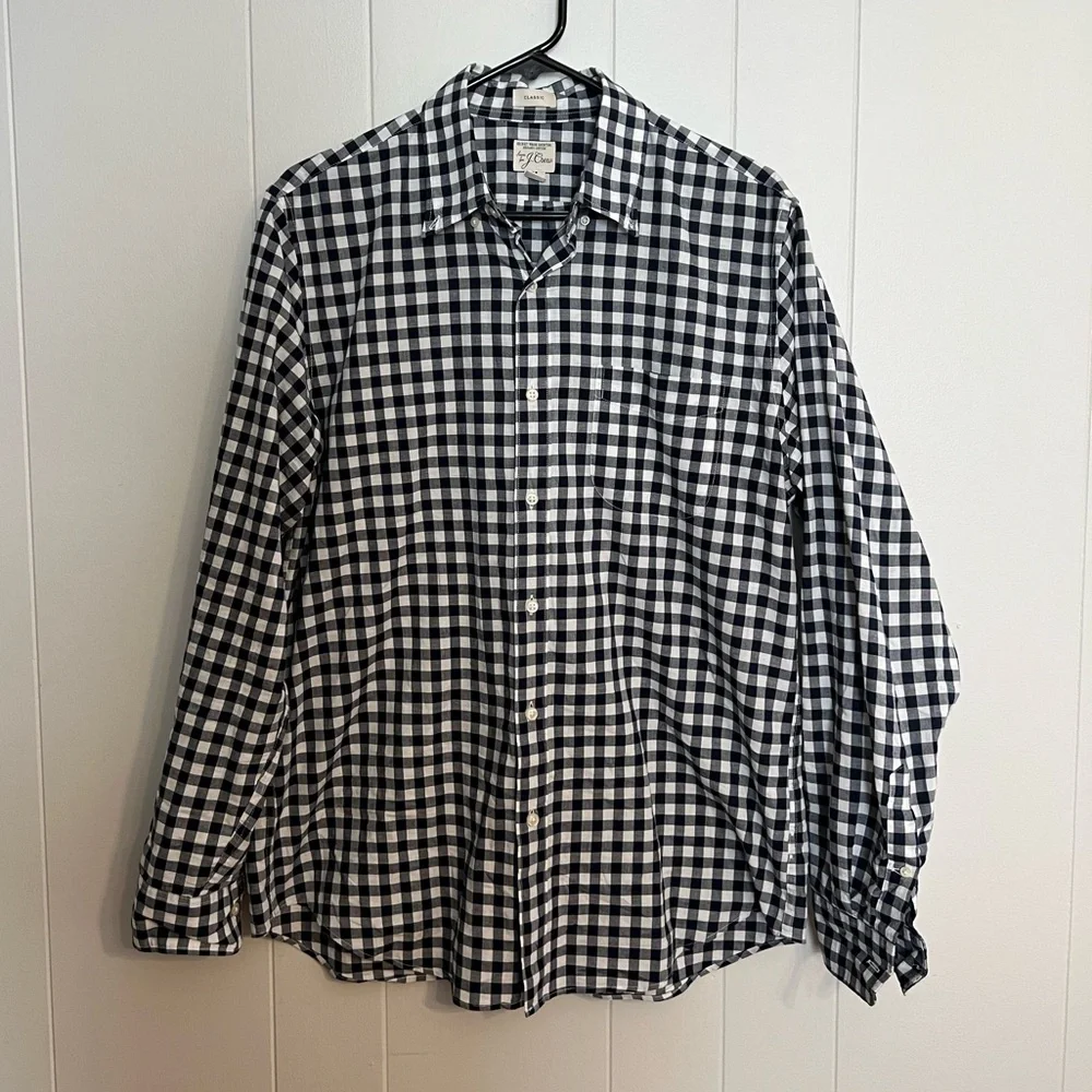 J.Crew‎ long sleeve button-down size M ￼